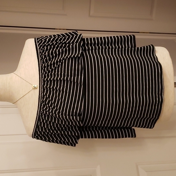 AMERICAN eagle off shoulder ruffle top - Picture 1 of 11